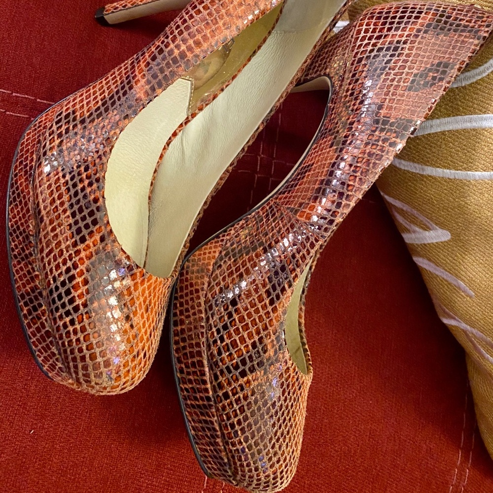 Michael Kors/Orange Snake Skin Pumps